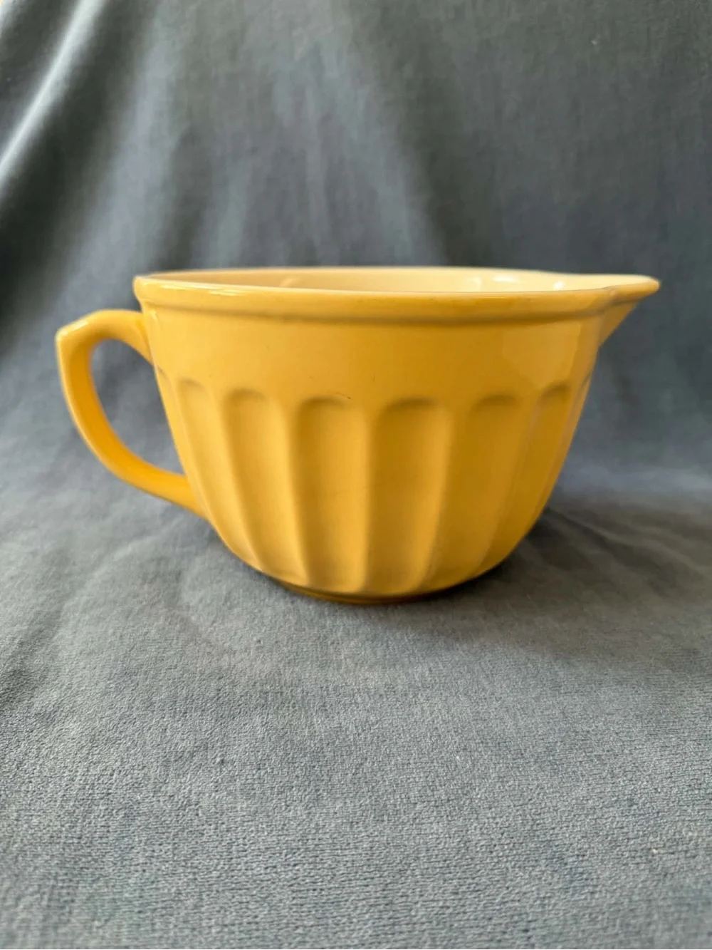 Williams Sonoma Yellow Fluted Ceramic Mixing Bowl with Pour Spout
